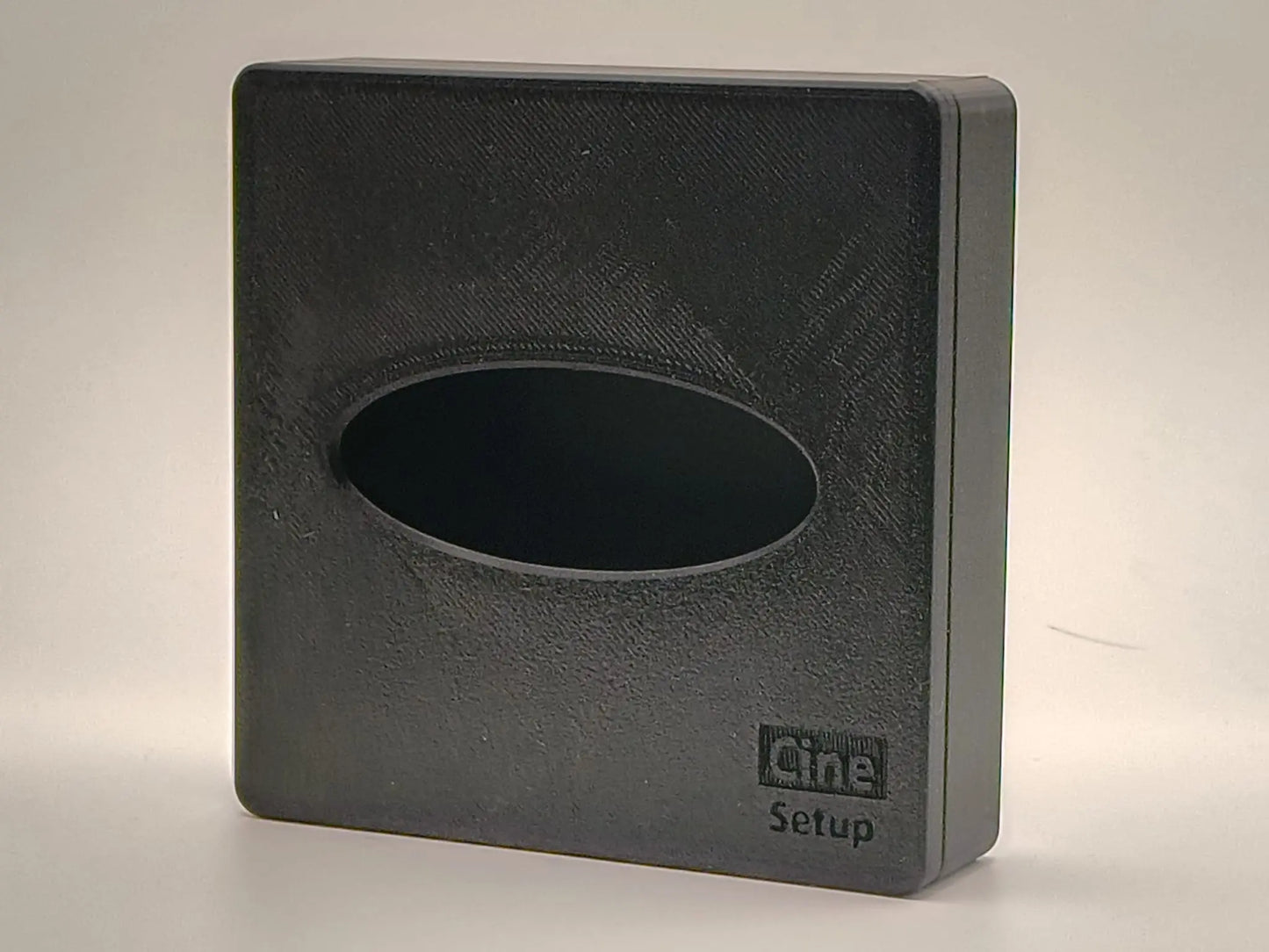 KimtechBox_schwarz_geschlossen_stehend